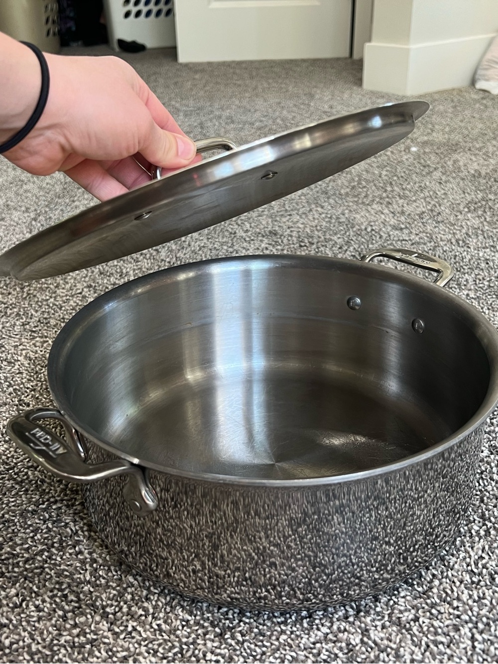 All-Clad D3® Tri-Ply Stainless-Steel Stock Pot 6 Quart with lid - Picture 4 of 9